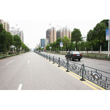 Pedestrian control traffic barrier